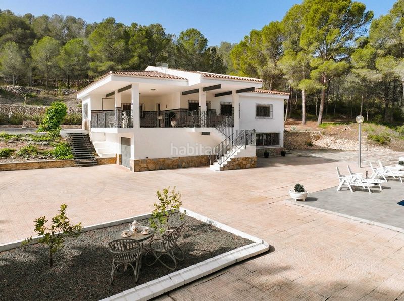 Foto e3b658c7-cdfe-4e37-9f62-4e397e6b0cff. Casa amb aparcament a Monòver