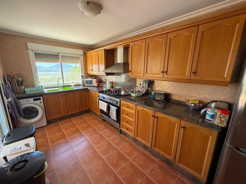 Foto 16dbd2ff-d082-4ee2-a32c-489e09f99f80. Casa amb aparcament a Sax
