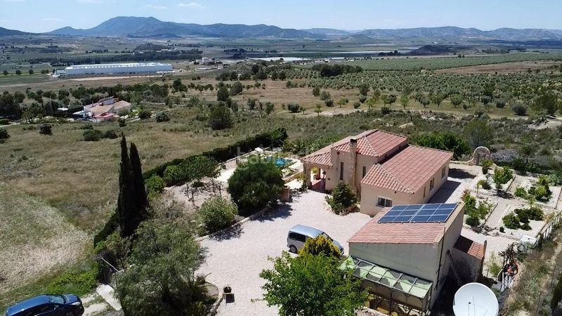 Foto 55d07263-fc7b-471c-a388-f1ab0012c88c. Casa amb aparcament a Sax