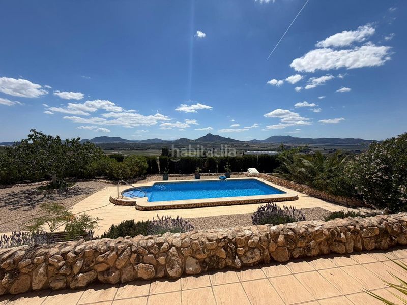 Foto 60dee574-4934-4265-af83-a5bc94df9c67. Casa amb aparcament a Sax
