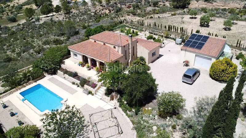 Foto d70d44f0-df02-4505-8da4-dddd7a2686fb. Casa amb aparcament a Sax