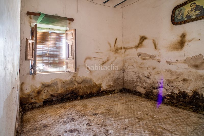 Foto f902d707-e789-4767-822a-eae0ee8d47dc. Casa adossada a Yecla