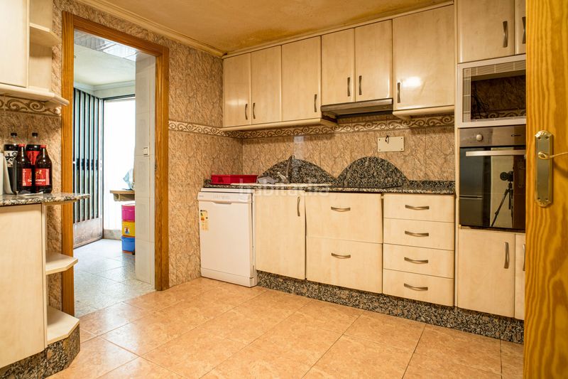 Foto 0bca5370-86ea-4dcc-b67a-921e1a730506. Casa adossada a Monòver