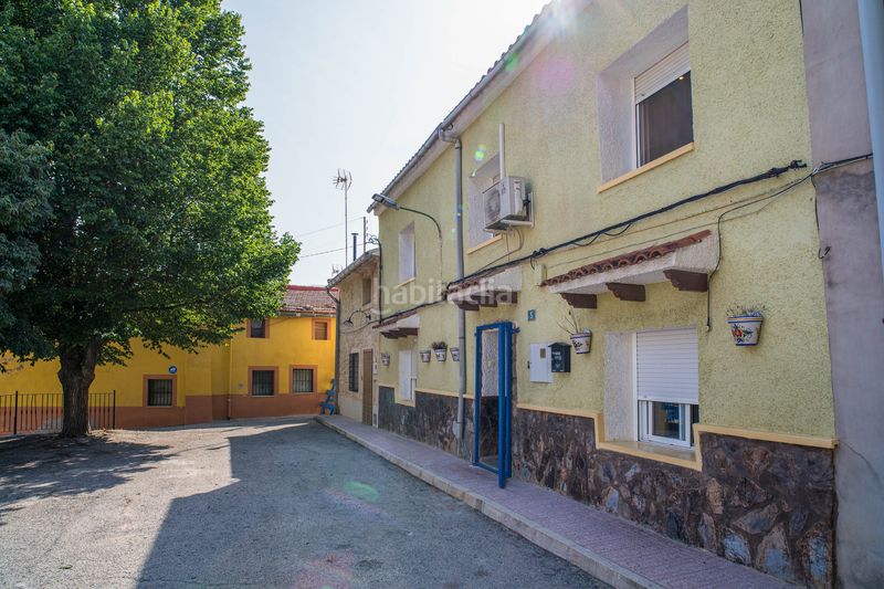 Foto 0c12afcc-0fc5-4fc5-9429-ebe9dbd67309. Casa adossada a Monòver