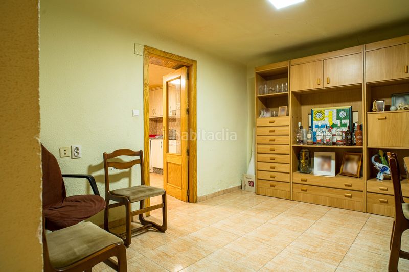 Foto 768fba3c-5950-4947-bcba-cd5fb01949b0. Casa adossada a Monòver