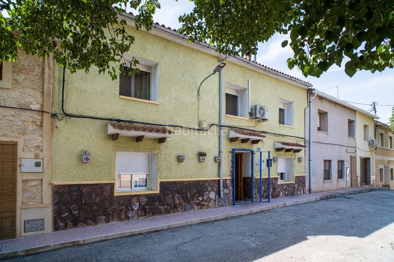 Foto b2a30925-d210-462e-b013-7a6781352e2b. Casa adossada a Monòver