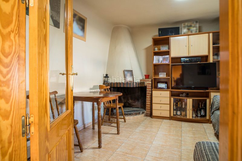 Foto be89f554-a799-43b0-af0b-92d82728429a. Casa adossada a Monòver