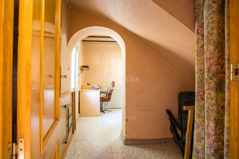 Foto c9b51dc0-77d9-43c3-af25-4ecc39858bc8. Casa adossada a Monòver