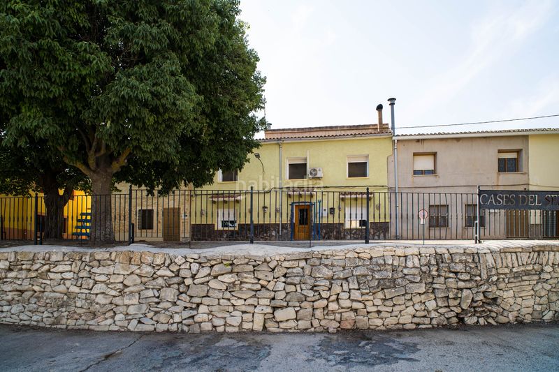 Foto eade11bf-798a-4b32-8a67-1a8124fd8fd3. Casa adossada a Monòver