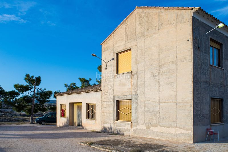 Foto b72ee58f-bfac-498c-b688-f68ec2a61f35. Masia a Monòver