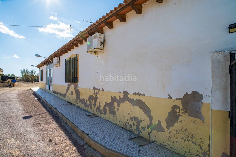 Foto b4f57994-0fac-4fed-afc1-4d01d8035791. Masia a Yecla