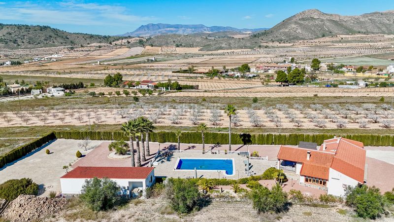 Foto 5c888251-60e6-48b2-8d0d-81c7b577be1a. Casa amb aparcament a Abanilla