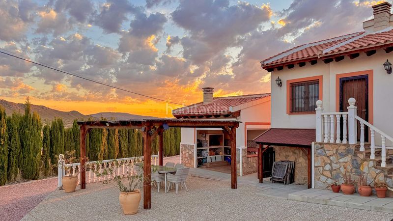 Foto 83d8a43d-3c7d-46ab-9eb1-3a856f75dde3. Casa amb aparcament a Abanilla