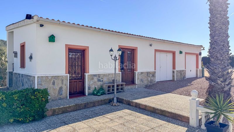 Foto a7fef0c8-b290-4910-bc50-2259f45c7c07. Casa amb aparcament a Abanilla