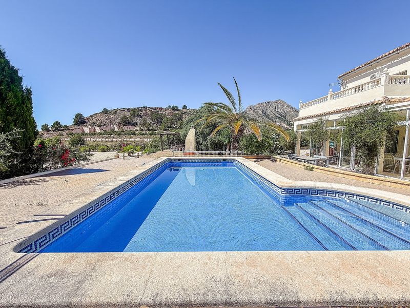Foto f6e82307-fa0a-4e75-aeea-80dea1d60758. Casa a Abanilla