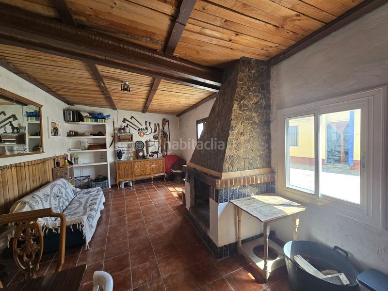 Foto 4079442d-9f5e-483c-ae1c-7cdf8400e2fa. Casa adossada amb aparcament a Sax