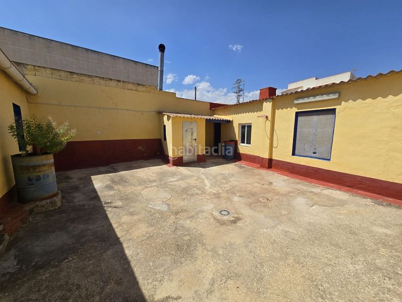 Foto 5e238550-e372-4859-85e7-d02de9d7e703. Casa adossada amb aparcament a Sax