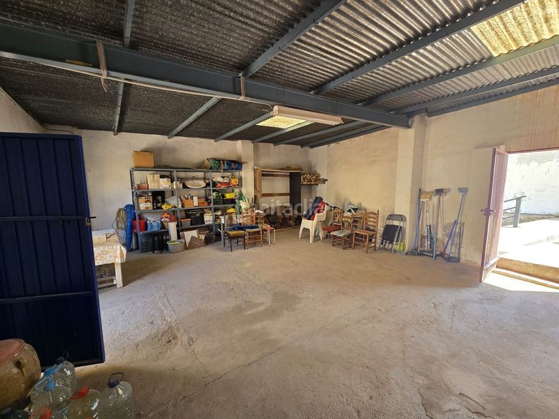 Foto b836c522-808d-4cde-898e-9056ed585946. Casa adossada amb aparcament a Sax