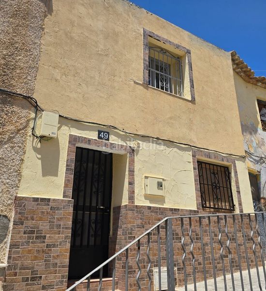 Foto e96a4528-d540-4fc1-9fd5-ba5e0f436608. Casa adossada a Sax