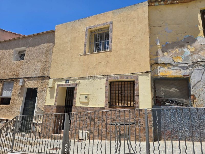 Foto f1657e96-64c9-4c9b-b33d-b1aae0a2fca1. Casa adossada a Sax