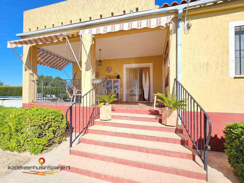 Foto 69907a92-4863-47cd-a820-dea1dc76ee76. Casa amb aparcament a Caudete