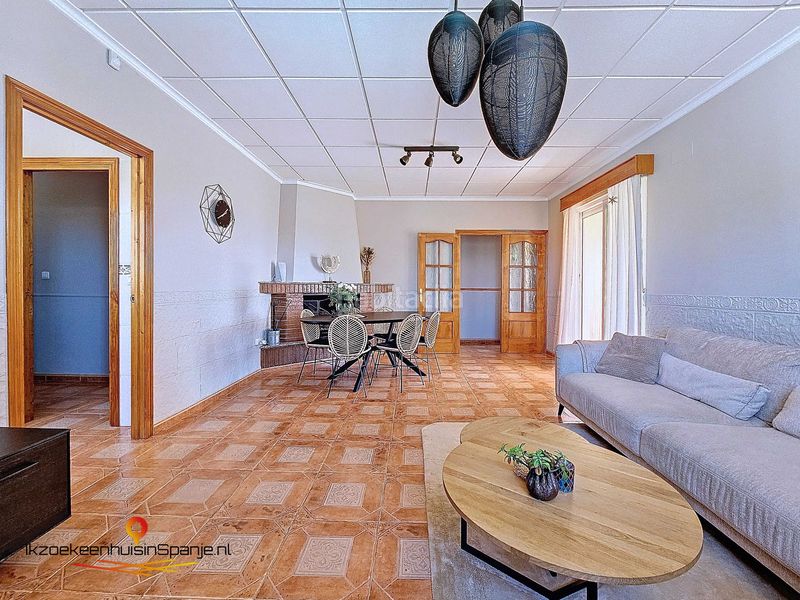 Foto ccb8eac2-50f6-4b44-be74-a02e24677512. Casa amb aparcament a Caudete