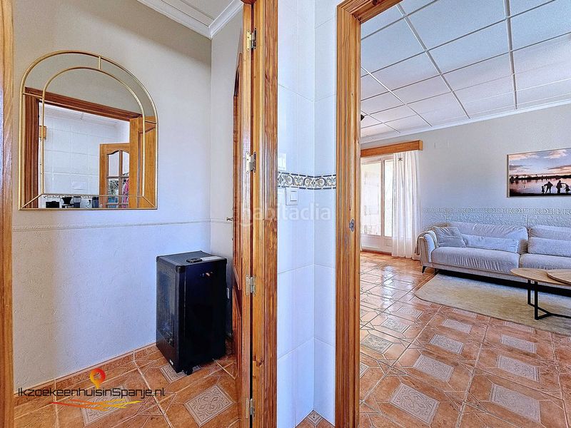 Foto cdfa39d5-4248-40a2-bf6c-3e36af17506d. Casa amb aparcament a Caudete