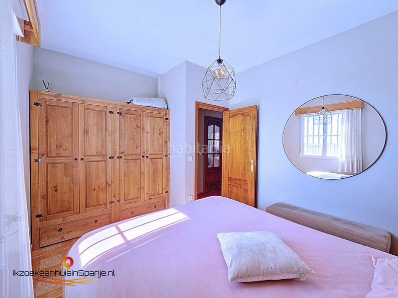 Foto eaa63466-033b-4930-af72-401985bb9bee. Casa amb aparcament a Caudete