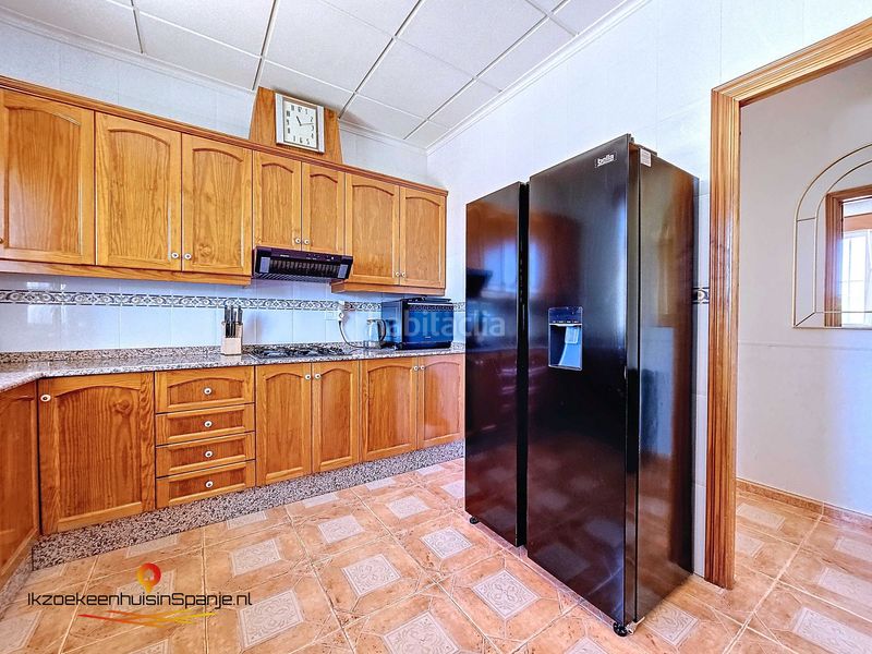 Foto fa385192-93d2-41ec-84df-bca0eff25f04. Casa amb aparcament a Caudete