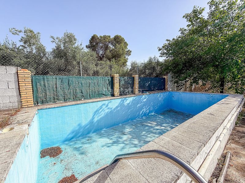 Foto 0b1c5c9c-8206-461b-971f-2e6c9e02386f. Masia amb aparcament a Biar