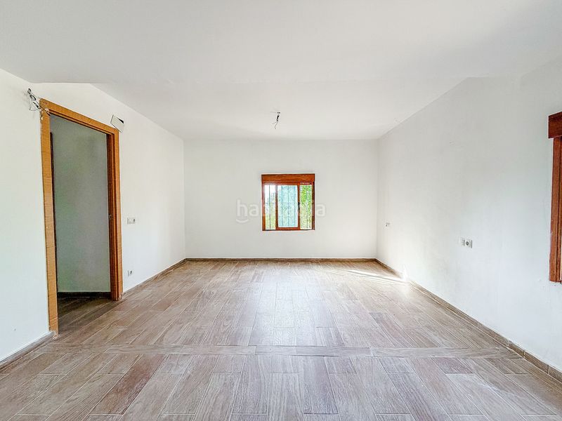 Foto 7d3c5ead-e56c-44b0-b71f-48c64e161920. Masia amb aparcament a Biar