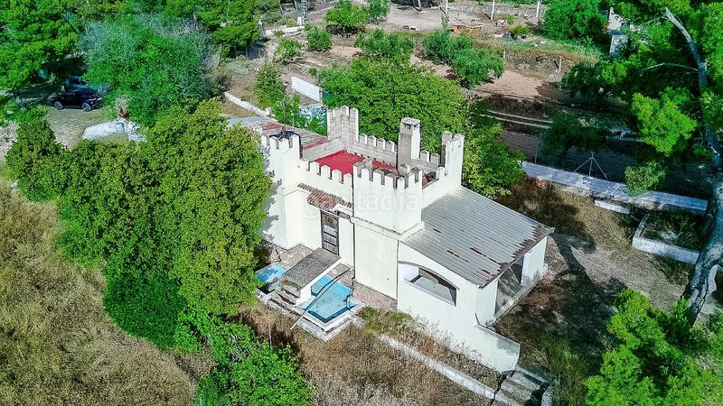 Foto c61e6095-ea32-4e35-bcdf-fcdbf5cf9932. Masia amb aparcament a Biar