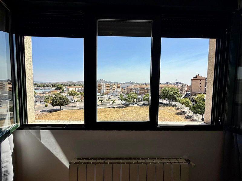 Foto 9f4aa8ff-9c36-48cc-be52-ead9a763e0c2. Apartament amb aparcament a Yecla