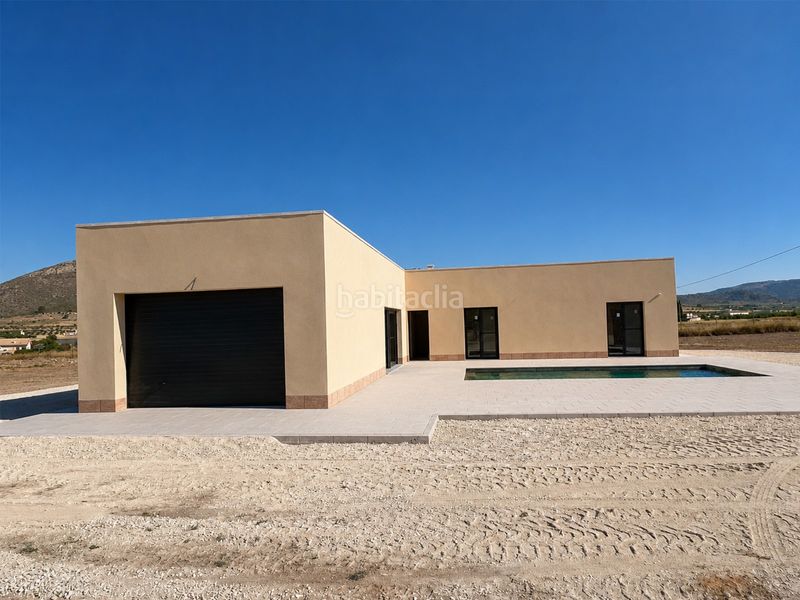 Foto 0981dfca-be8a-4936-b98e-dd53eb22ff9d. Casa amb aparcament a Abanilla