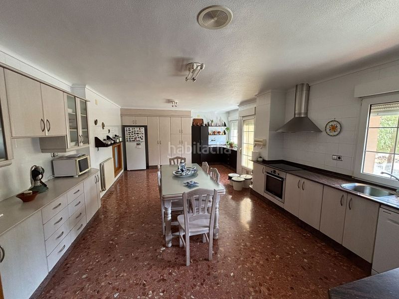 Foto 098ad7bc-4465-4252-82cd-649d740a0c05. Casa amb aparcament a Yecla