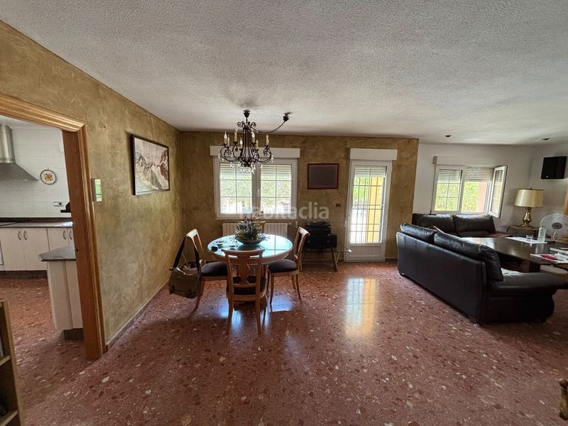 Foto 0fa6720f-7cc5-420c-a79f-d4790f49746b. Casa amb aparcament a Yecla