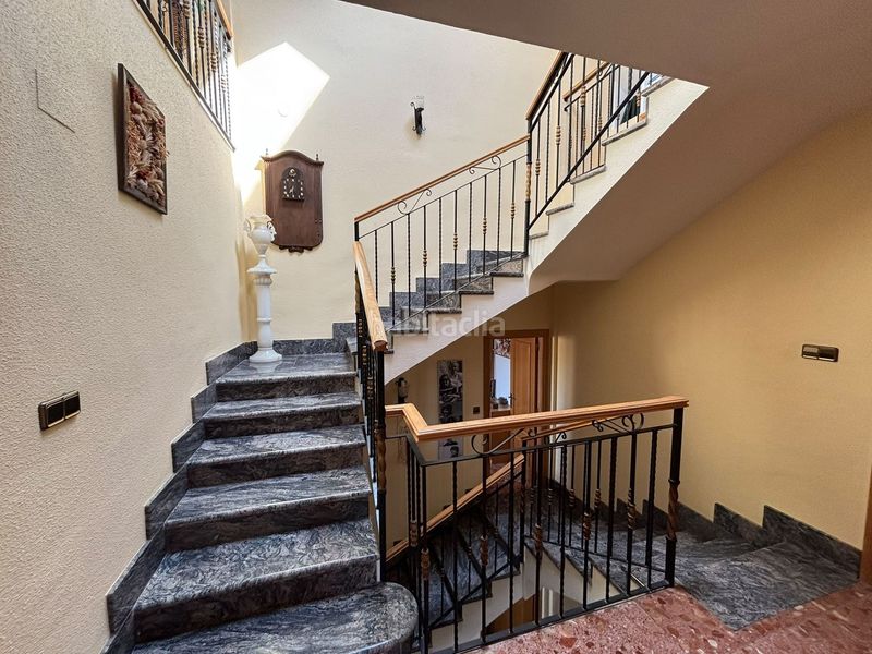 Foto 86ae7f3d-2cf6-4d7d-8fb1-1492212b0273. Casa amb aparcament a Yecla