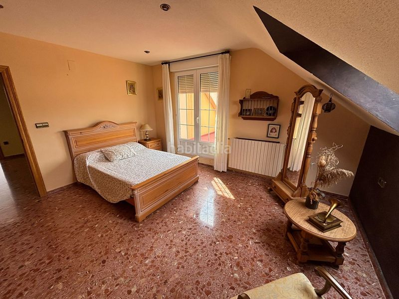 Foto 9dd7fa38-3f32-4758-9317-4fd9717436ce. Casa amb aparcament a Yecla