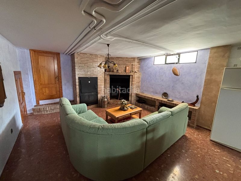 Foto ca16fd5d-6150-47d6-9a9f-6d4cd8b550fb. Casa amb aparcament a Yecla