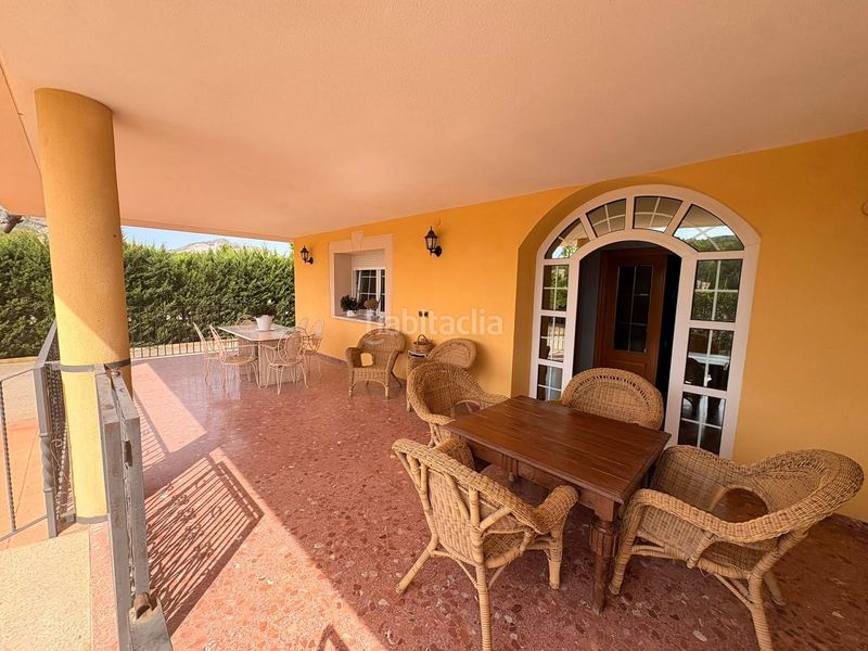 Foto cb6df1c9-3d19-4f83-b158-e040c9b12e0f. Casa amb aparcament a Yecla