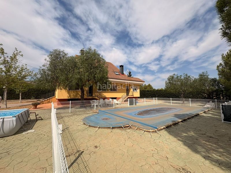 Foto df0bef9d-0fc9-46bf-9cc6-fddc2e406804. Casa amb aparcament a Yecla
