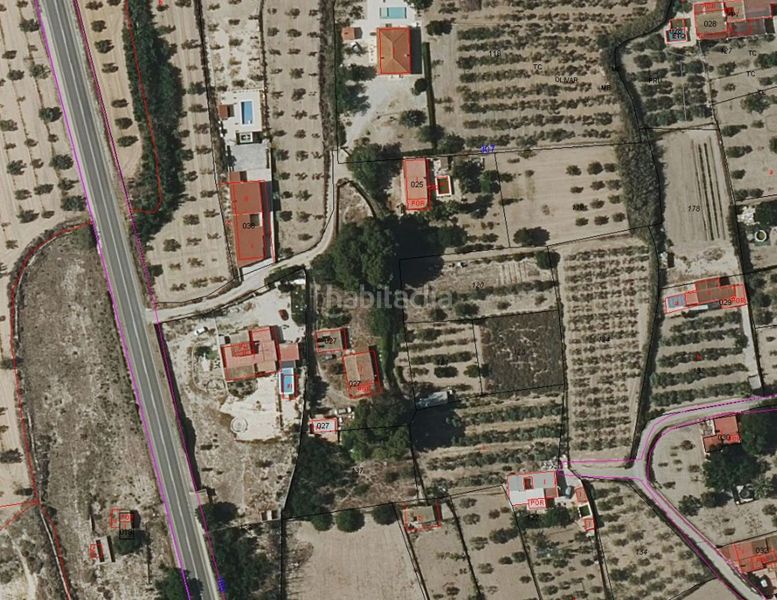 Foto ab914a6a-3c6a-4f07-868c-f33170a22d05. Casa amb aparcament a Sax