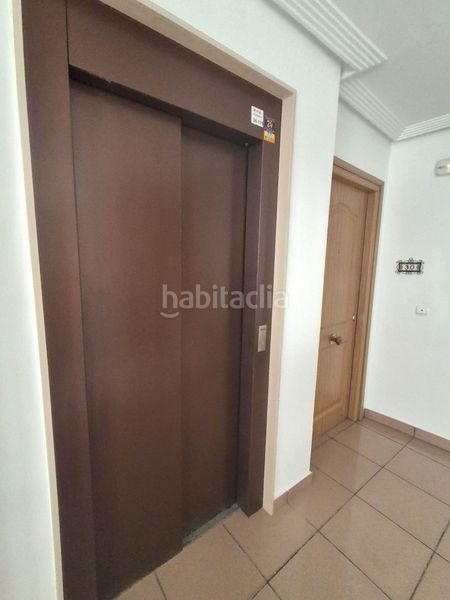Foto fde03246-2bf6-4fe7-88f8-a6599efe0123. Apartament amb aparcament a Catral