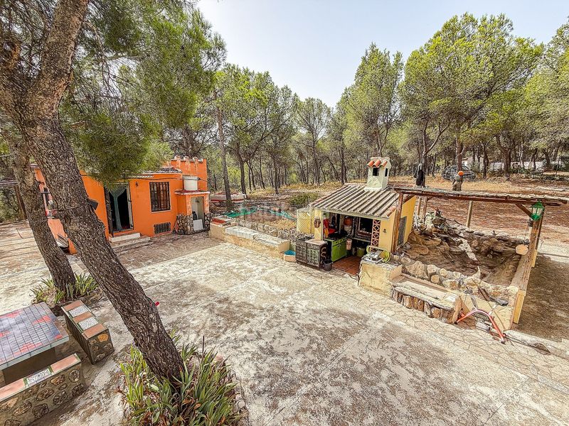 Foto ac43856b-46b9-4700-b80e-51e292eb608c. Masia a Castalla