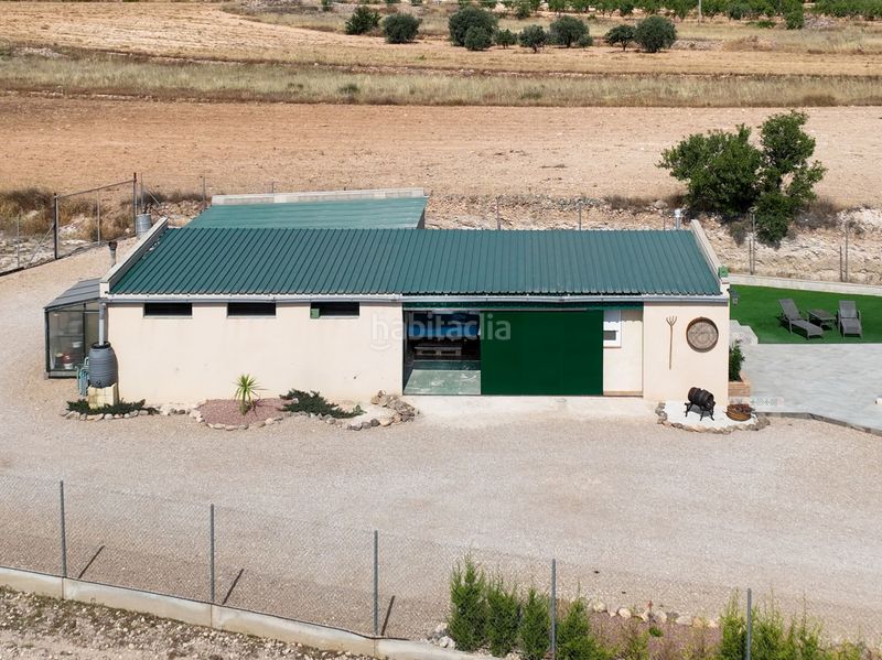 Foto 6067e7b4-69f0-46a7-b275-958de5e3faab. Casa amb aparcament a Pinoso