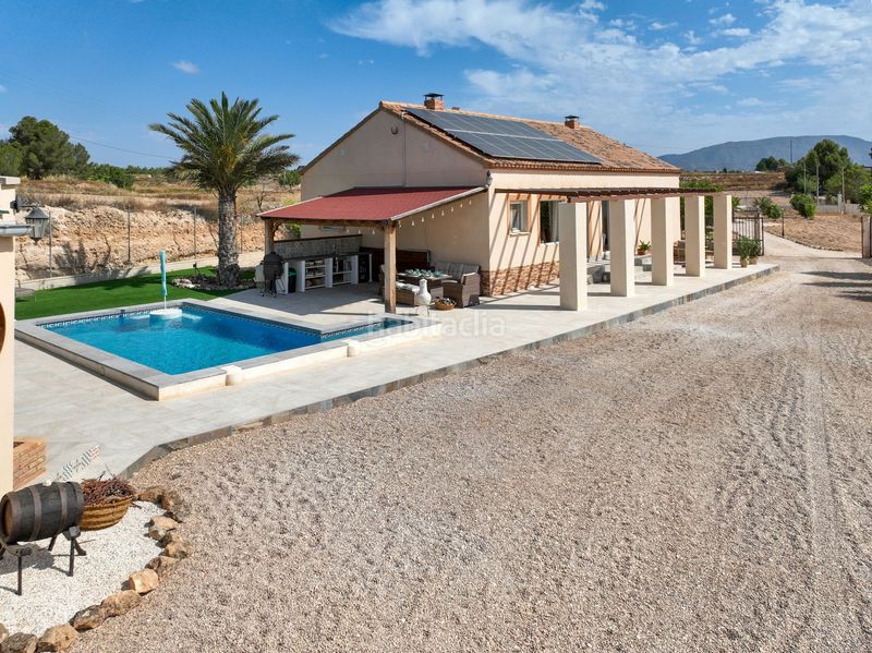 Foto d940dcce-59ef-4587-b520-01c9d7fa477d. Casa amb aparcament a Pinoso