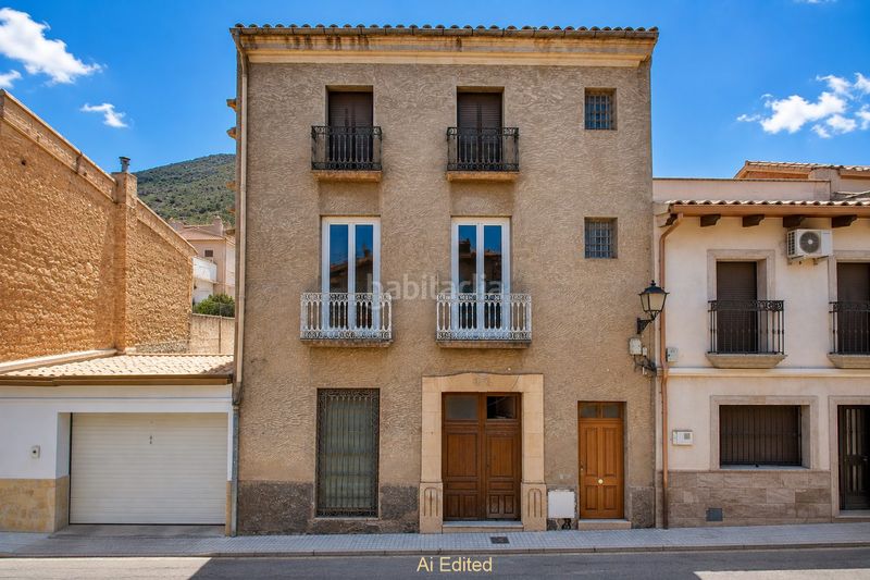 Foto 2818cf3f-d2cb-494a-a3d8-3a6f28e21b79. Casa amb aparcament a Pinoso