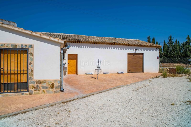 Foto 6d773d6a-1d73-4fd1-b749-c41fb8cb1601. Casa amb aparcament a Pinoso