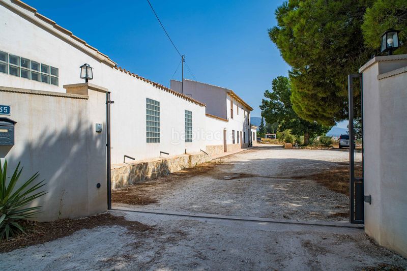 Foto d553c803-5043-404a-a5ff-0d9ef8cc2b5b. Casa amb aparcament a Pinoso