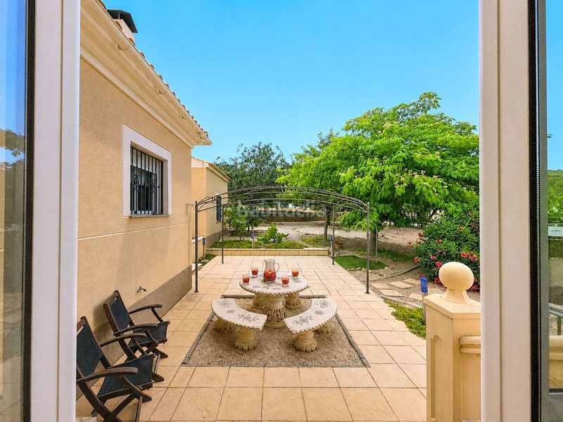 Foto 9550229b-1865-4374-a2e8-a6a9e3e3b090. Casa amb aparcament a Pinoso